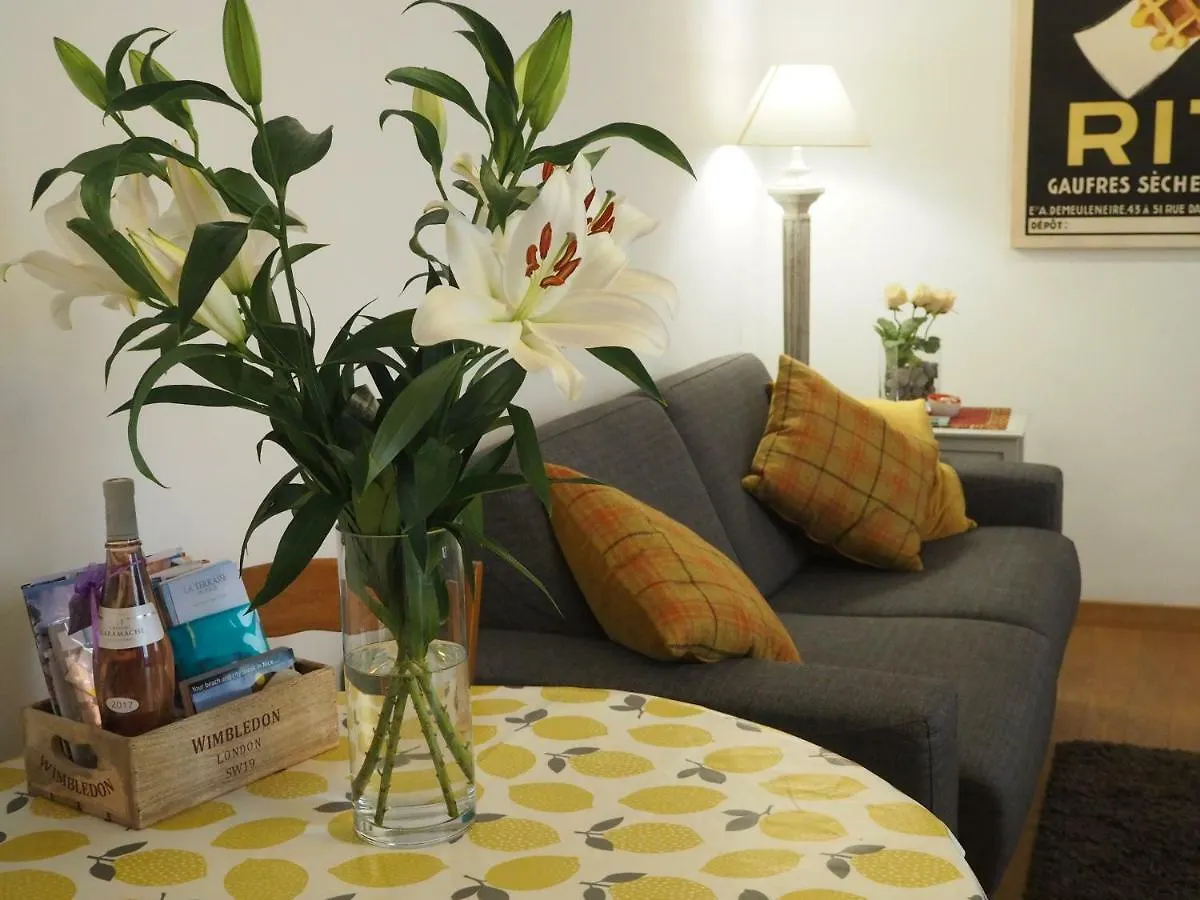 2 Bedroom Apartment Old Town Centre Nice